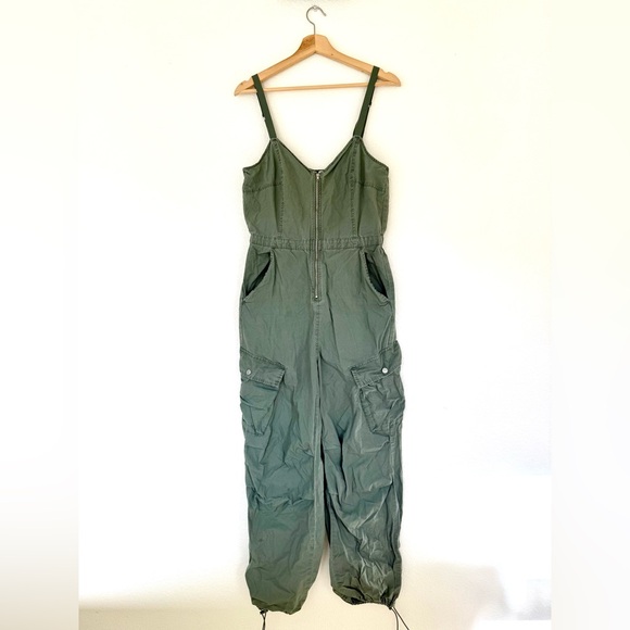 Universal Thread Utility Overalls - Picture 2 of 7